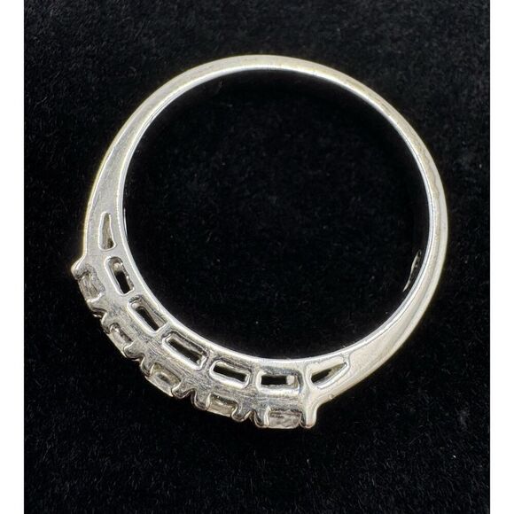 Avon Cubic Zirconia Five Stone Band Engagement‎ Promise Ring Size 11 - Picture 4 of 8